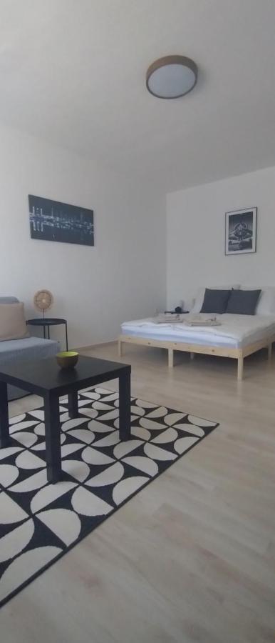 Blue Moon Apartman 埃格尔 外观 照片